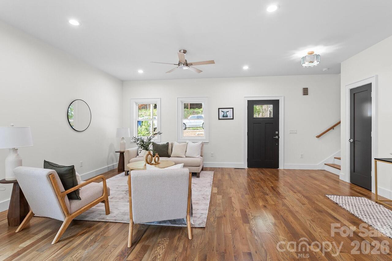 Listing Photo 9