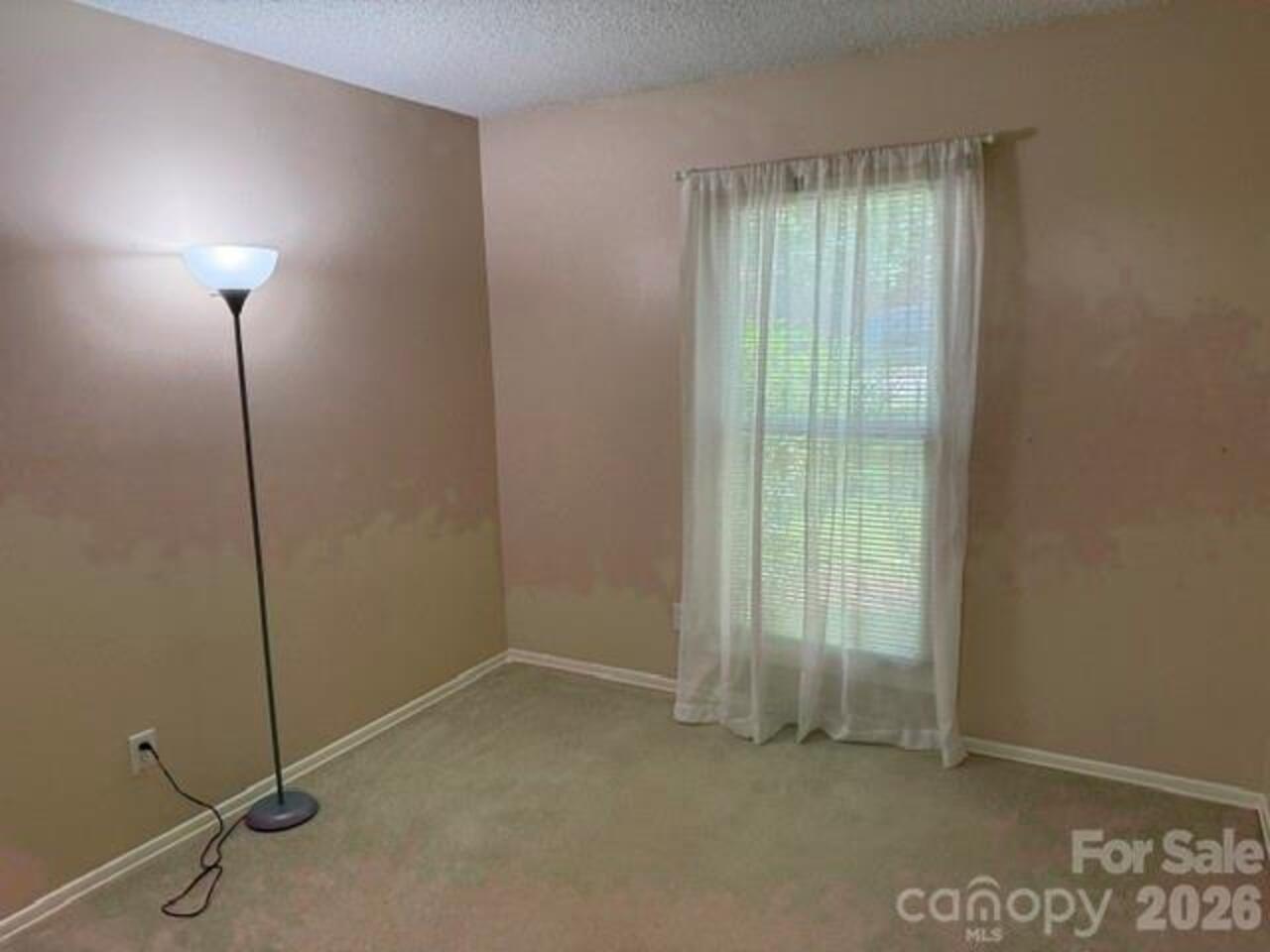 Listing Photo 14
