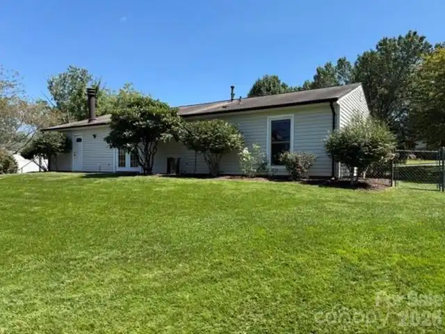 Listing Photo 8