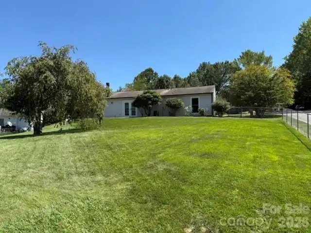 Listing Photo 9
