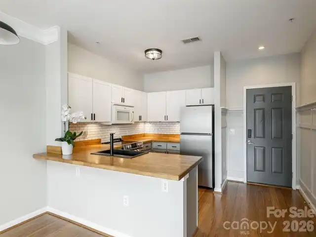Listing Photo 14