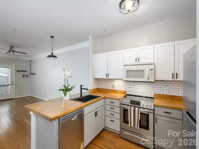Listing Photo 16