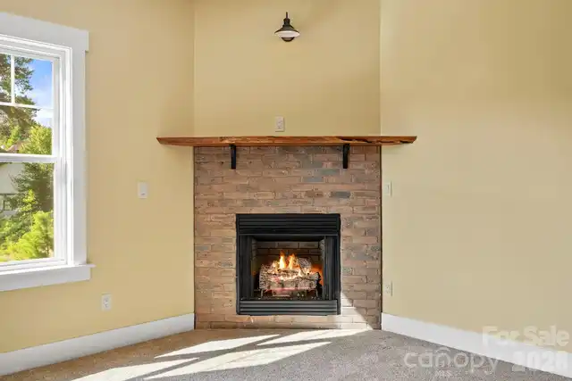Listing Photo 8