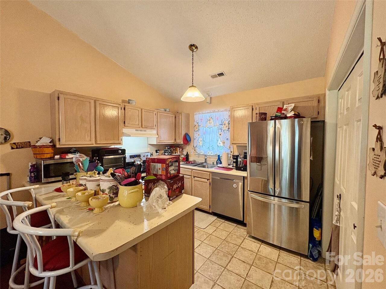 Listing Photo 8
