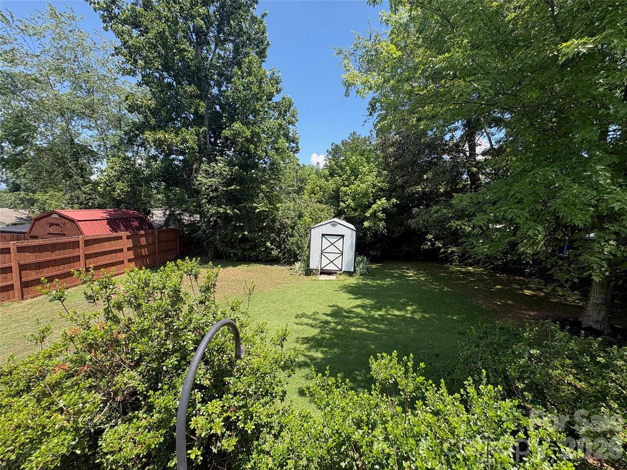 Listing Photo 16
