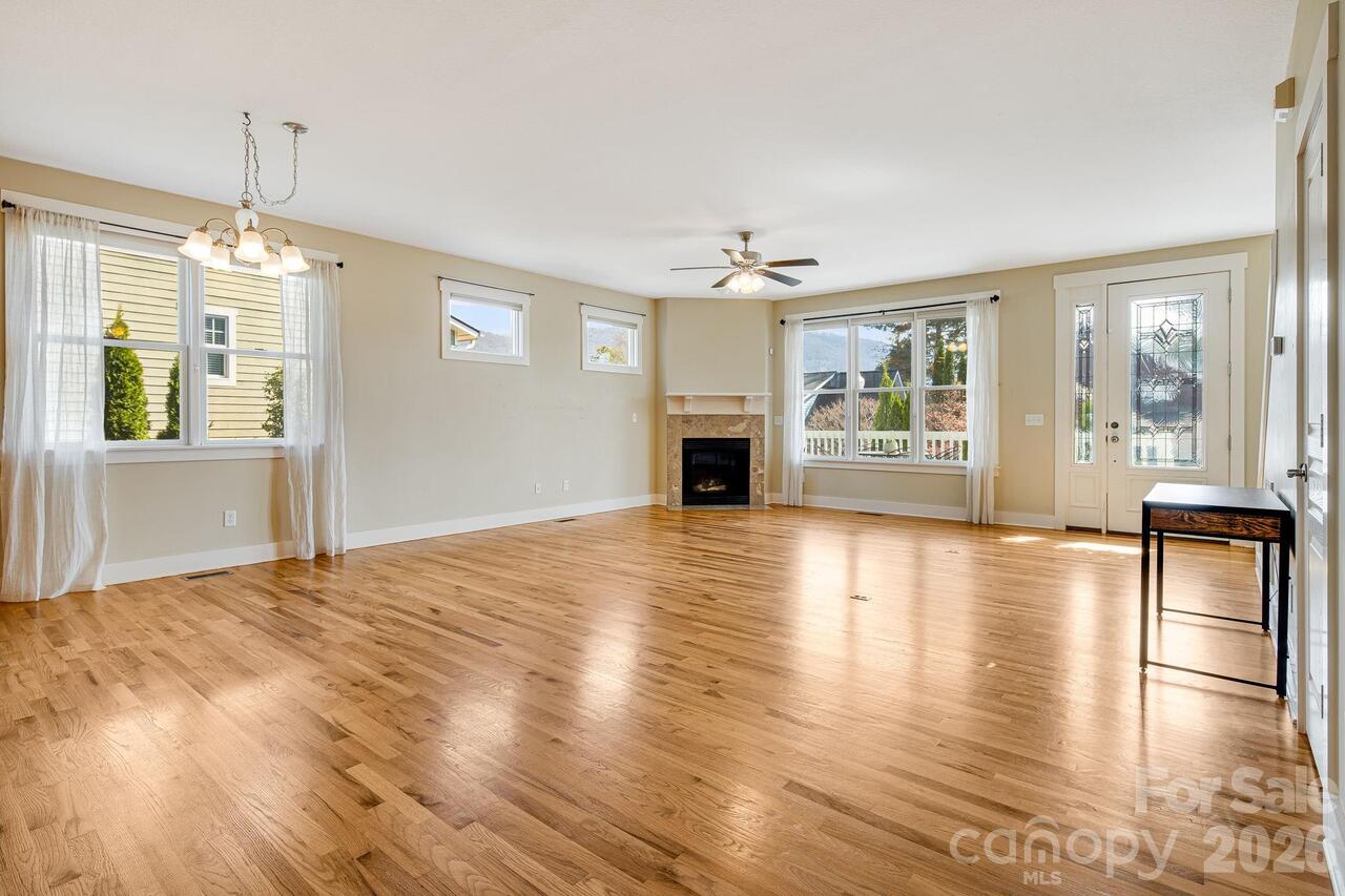 Listing Photo 9