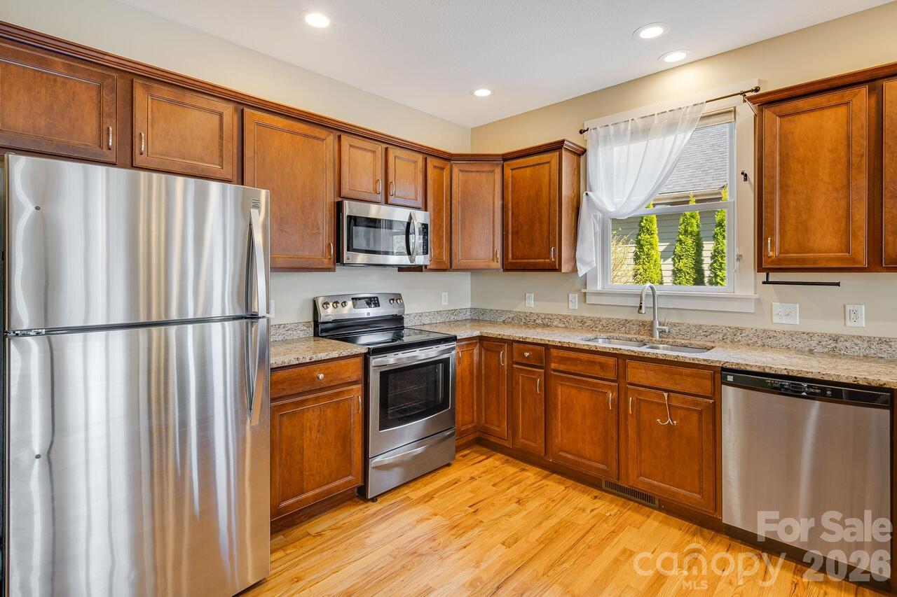 Listing Photo 14