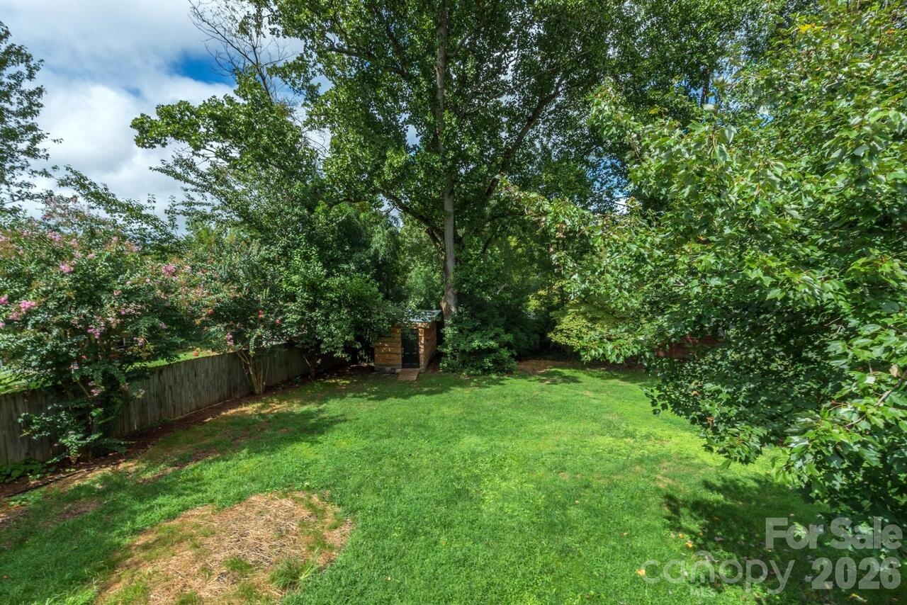 Listing Photo 10