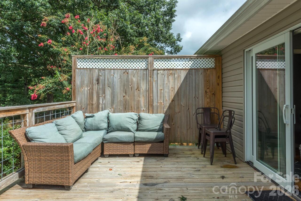 Listing Photo 11