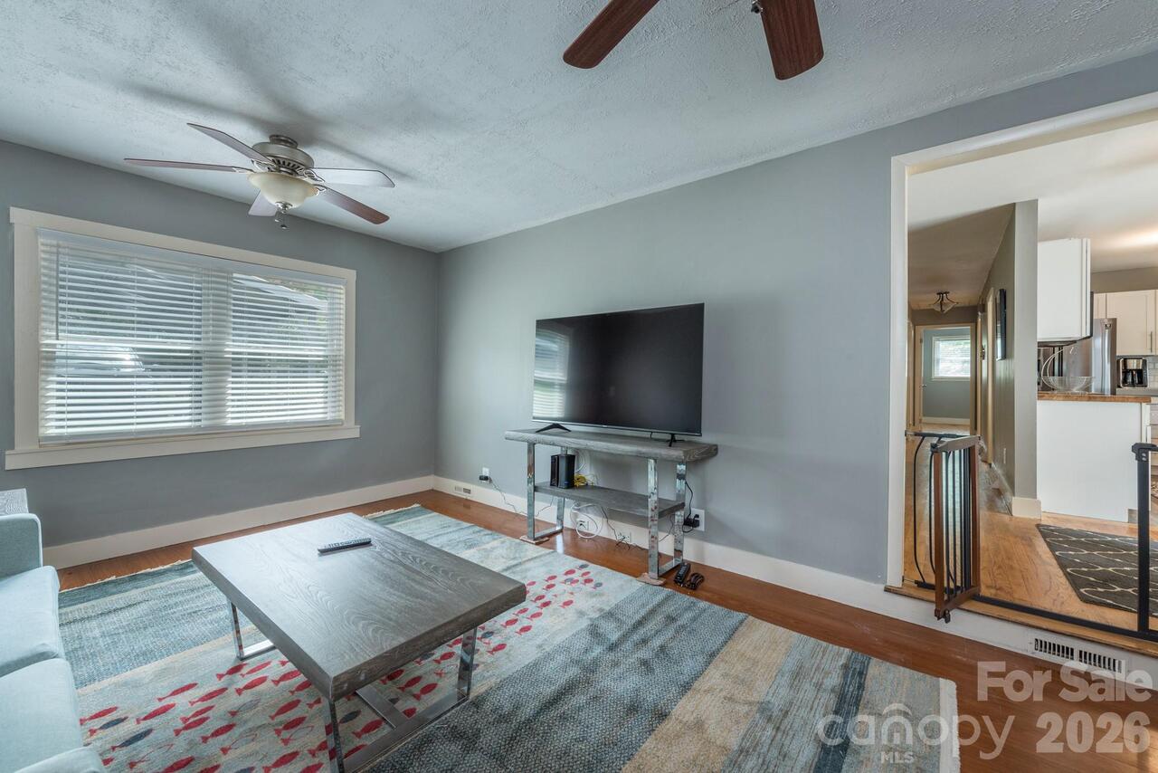 Listing Photo 15