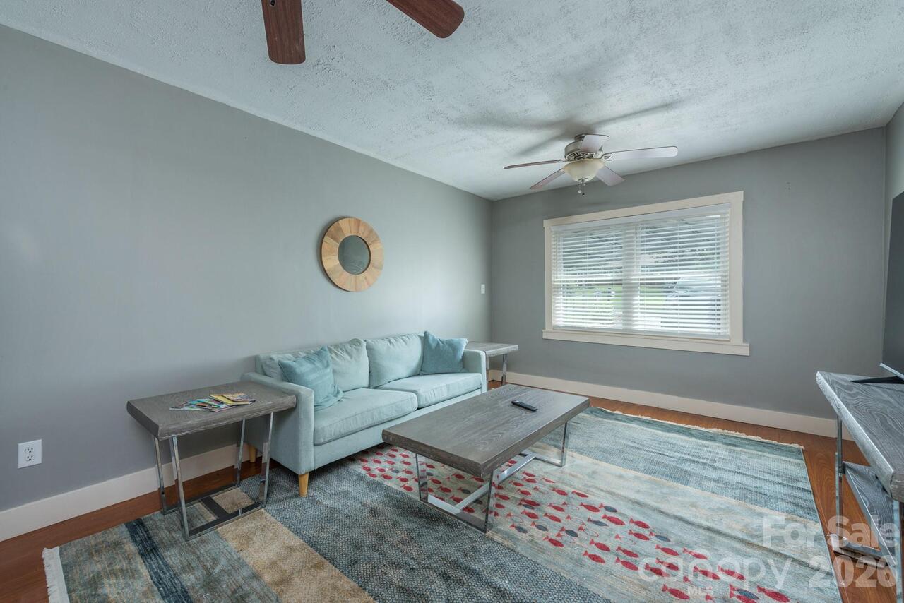 Listing Photo 16