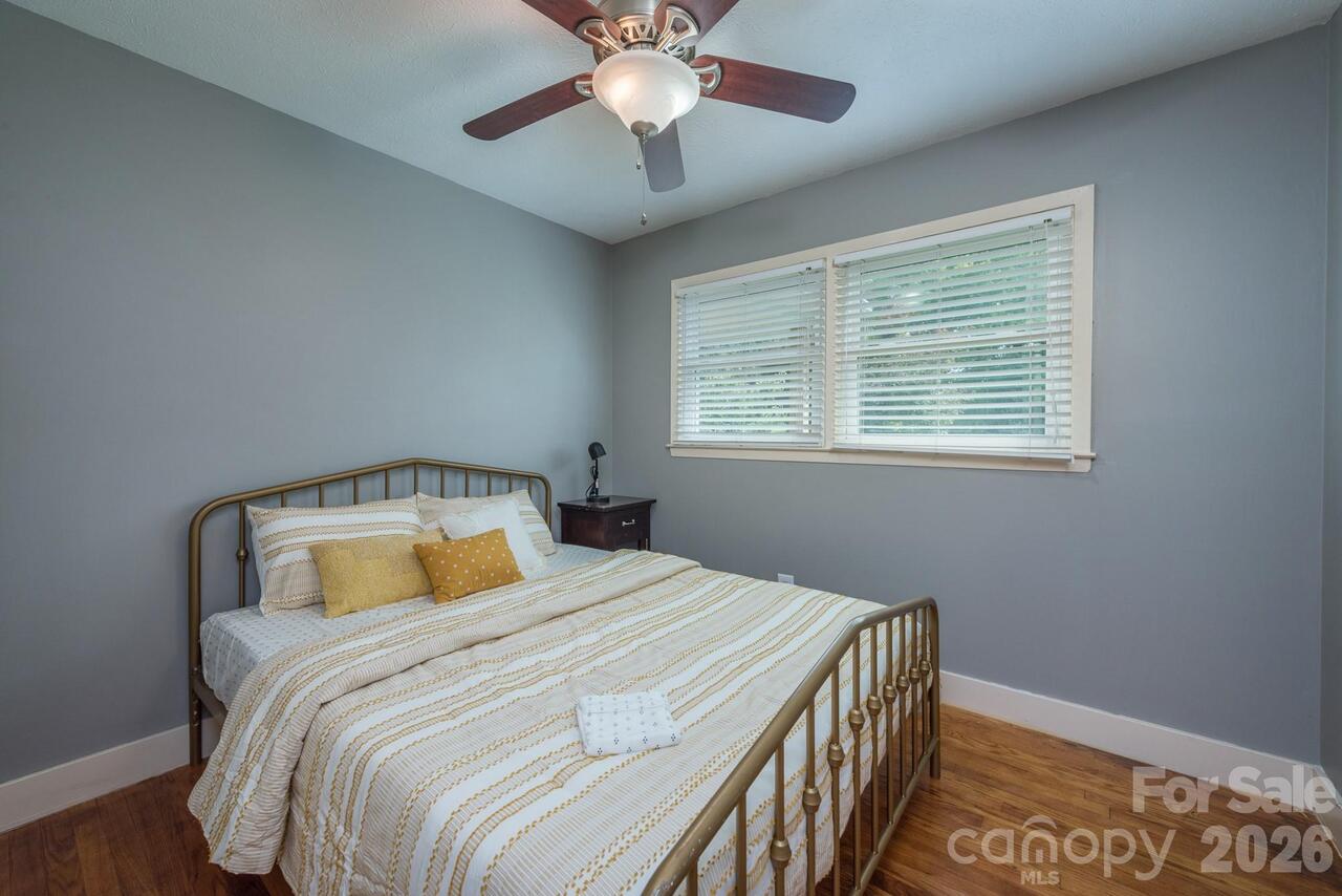 Listing Photo 17