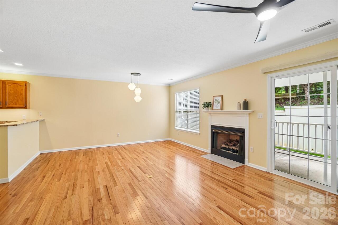 Listing Photo 14