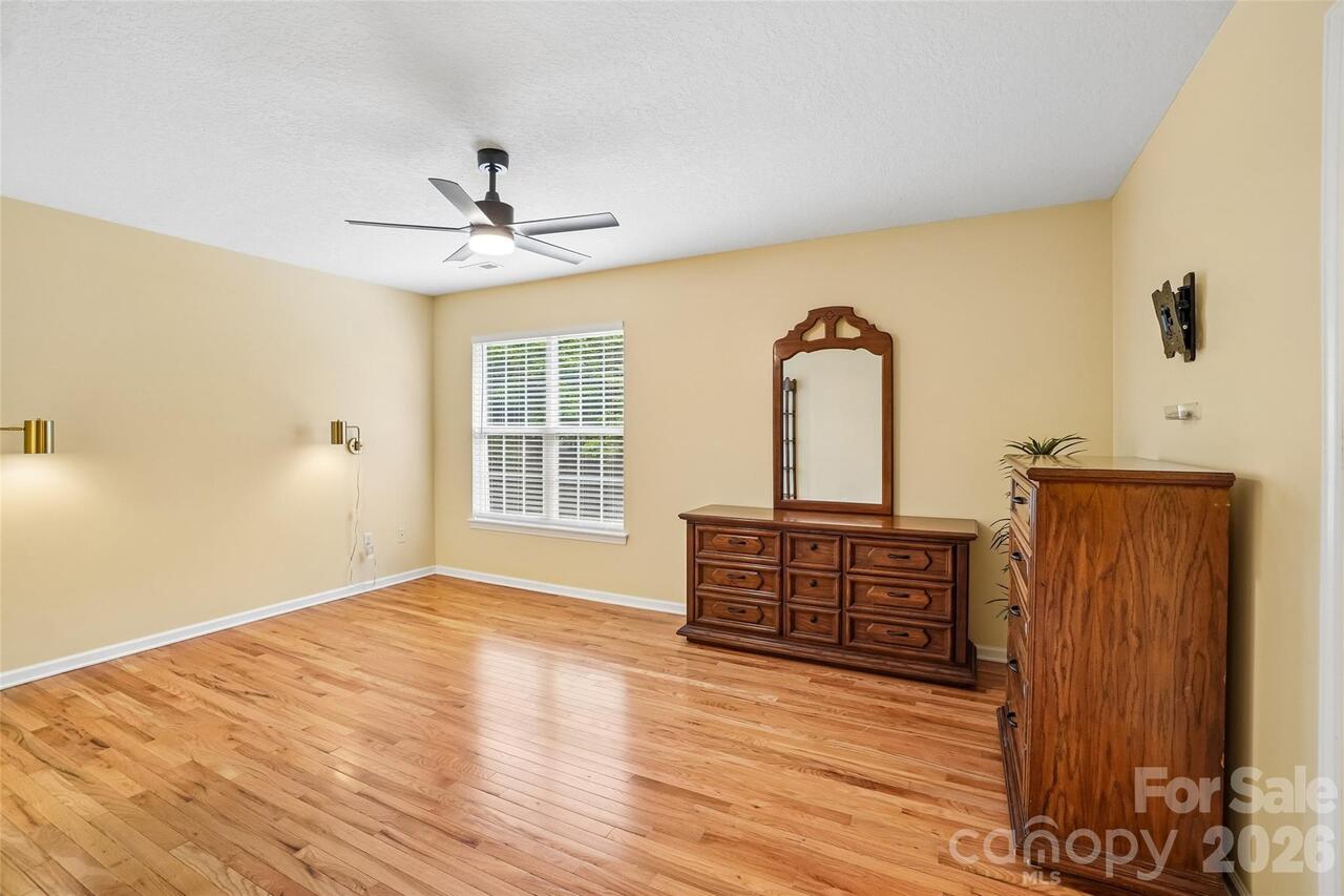 Listing Photo 23