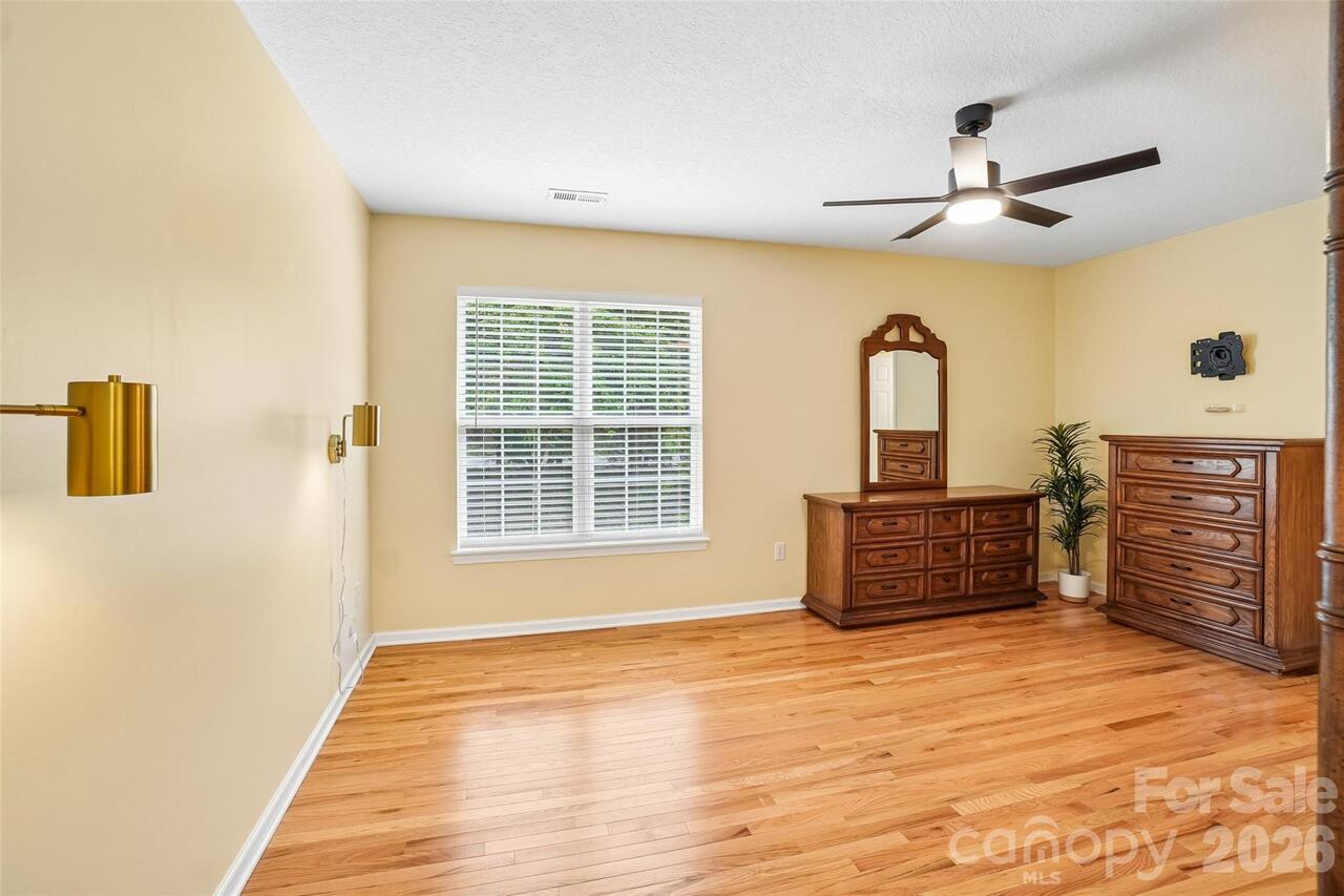 Listing Photo 25