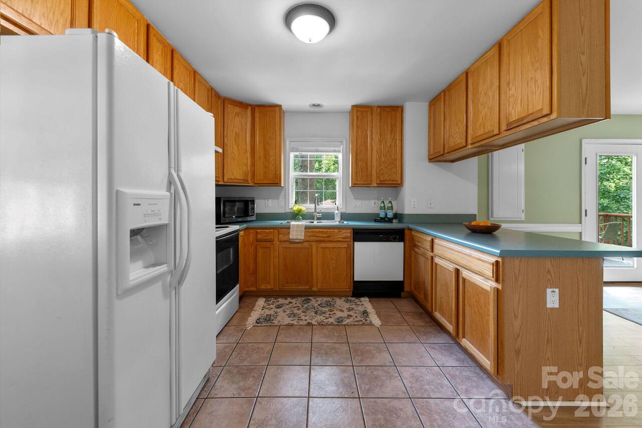 Listing Photo 11