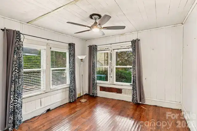 Listing Photo 14