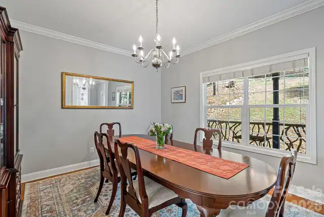 Listing Photo 10