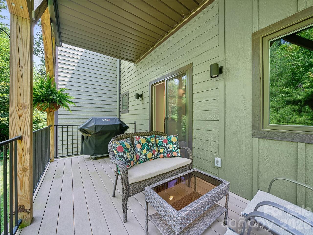 Listing Photo 9