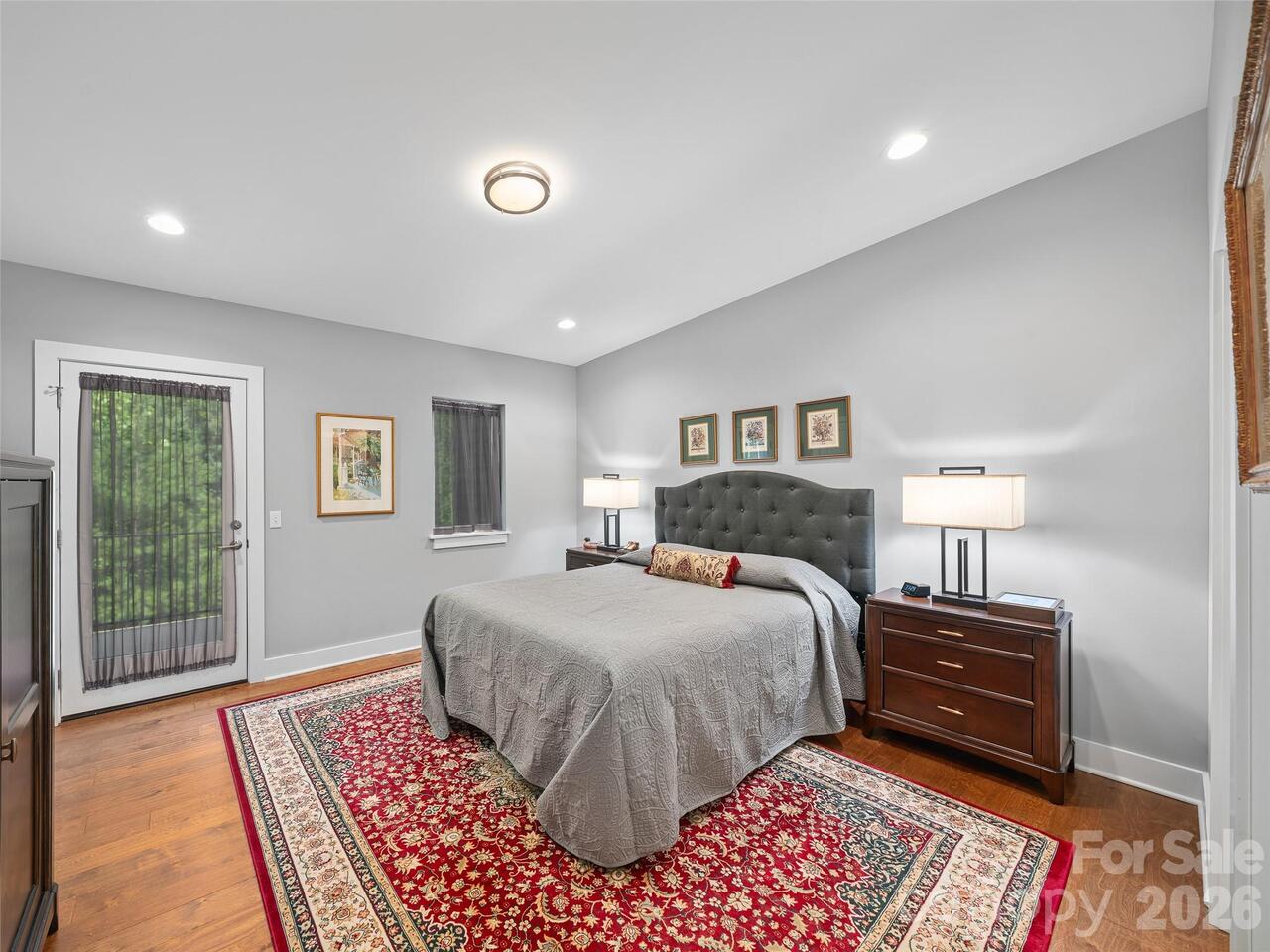 Listing Photo 11