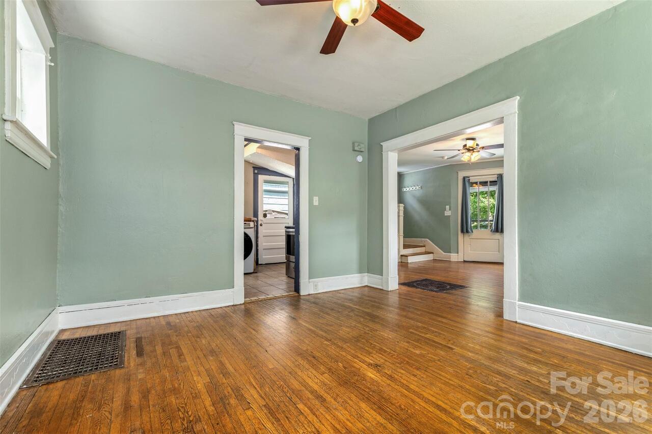 Listing Photo 8