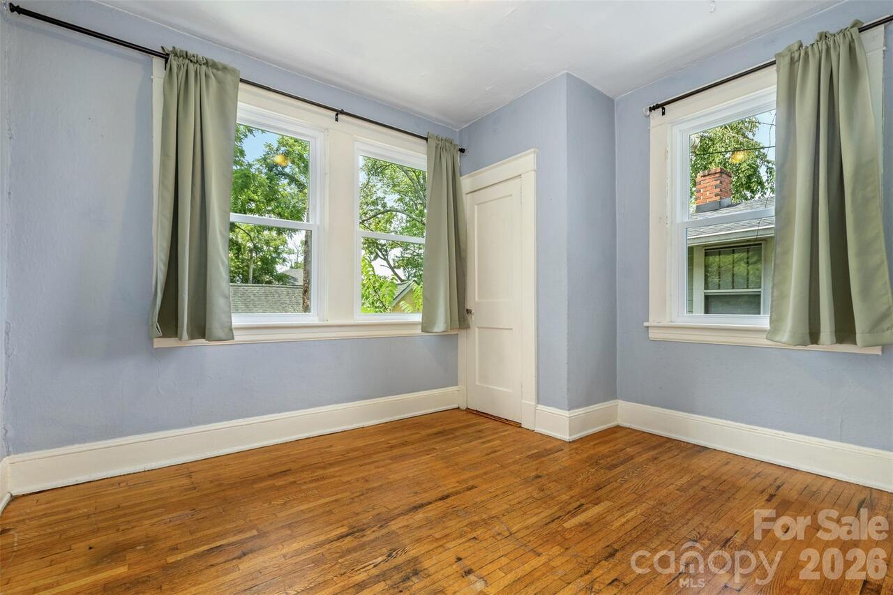 Listing Photo 14