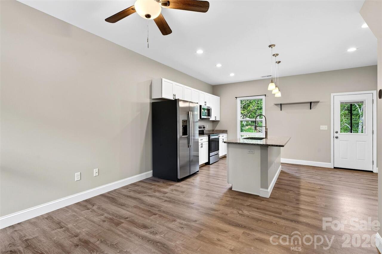 Listing Photo 8