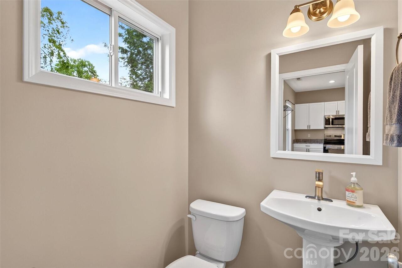 Listing Photo 12