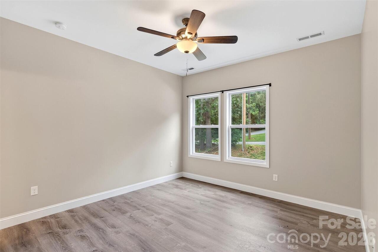 Listing Photo 13