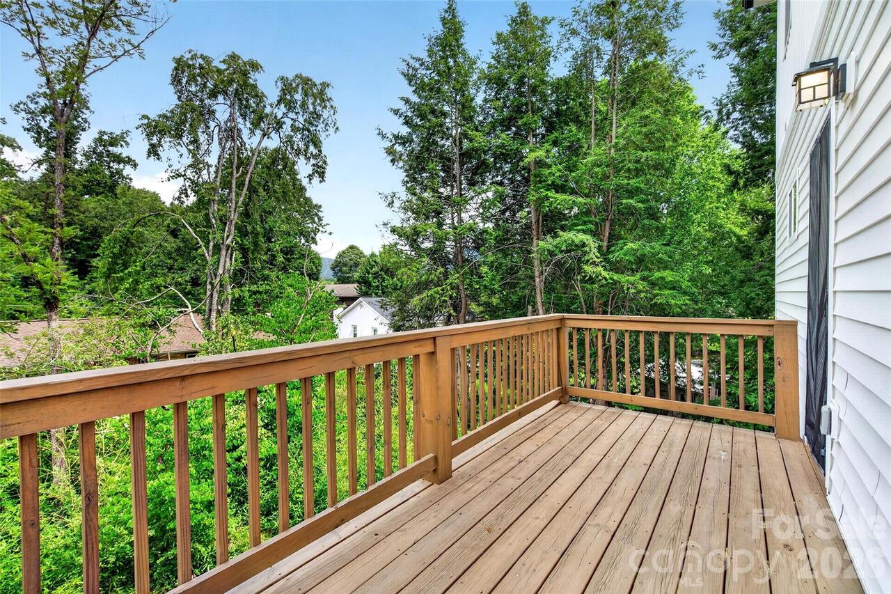 Listing Photo 18