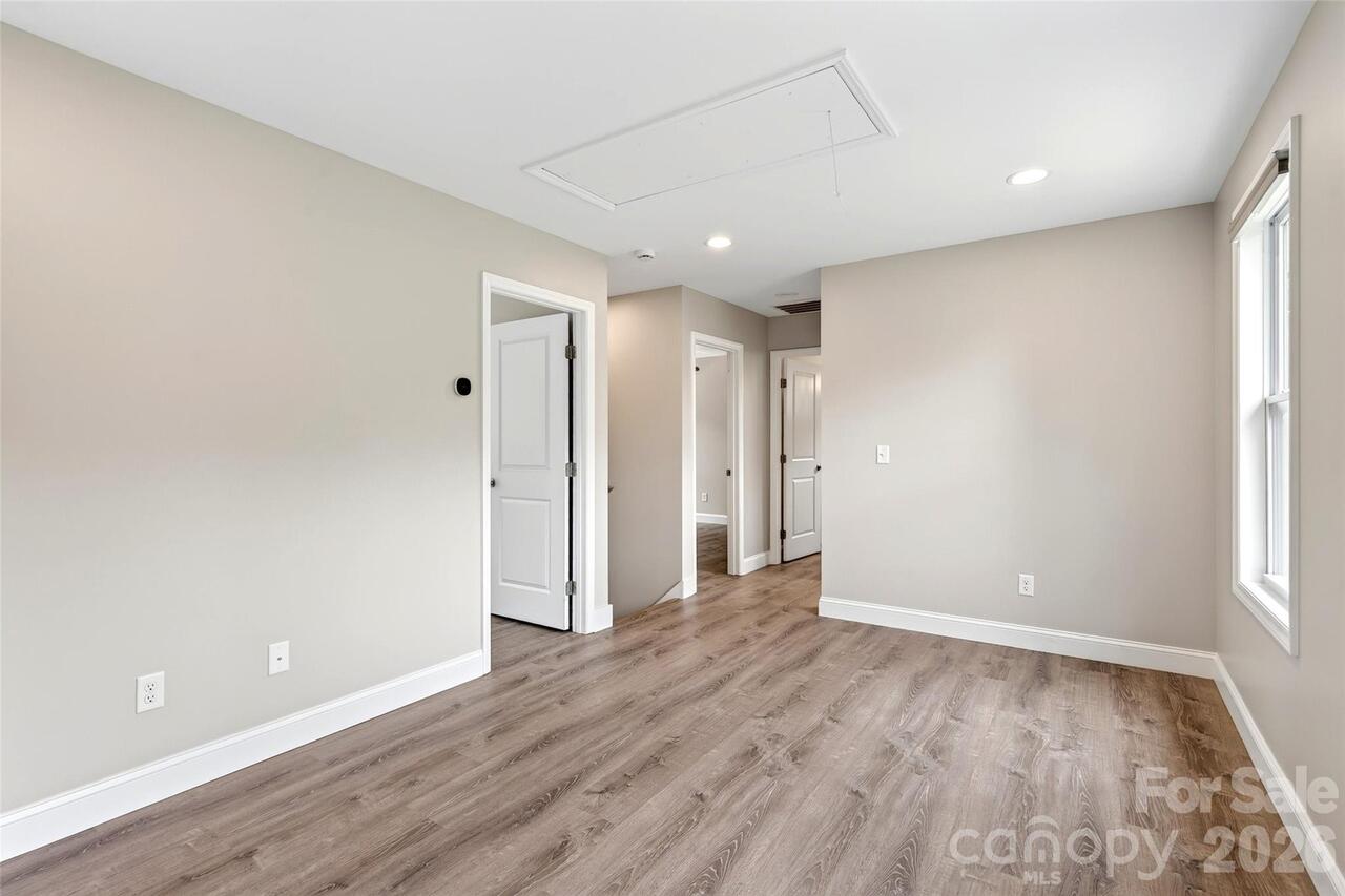 Listing Photo 22