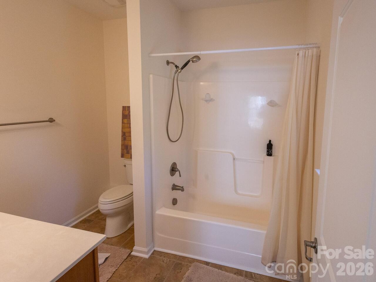 Listing Photo 11