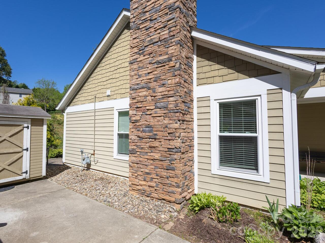 Listing Photo 16