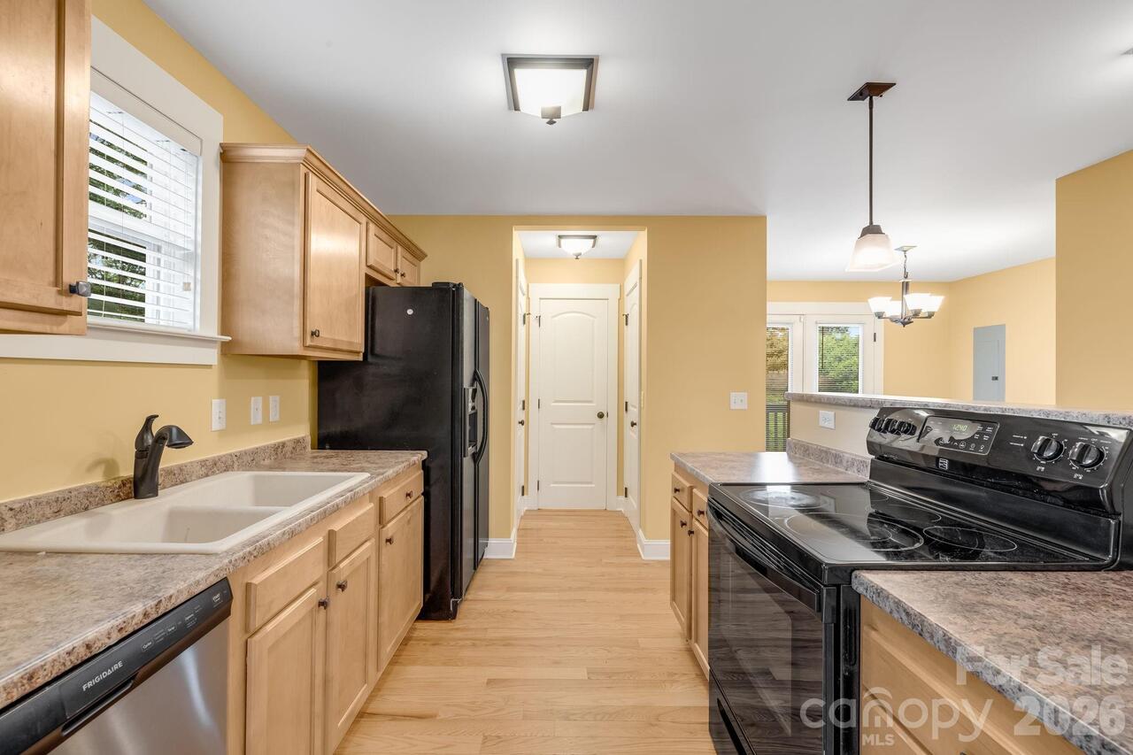 Listing Photo 10