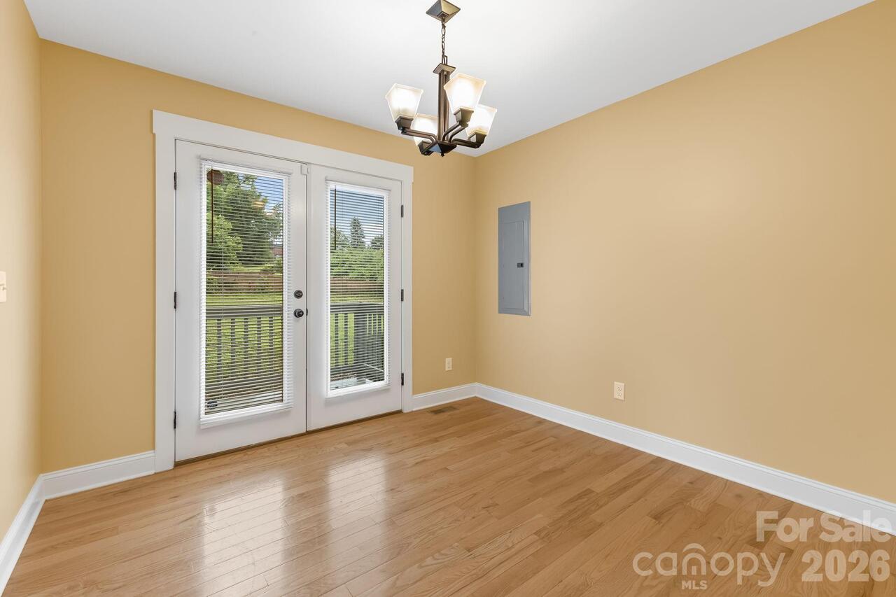 Listing Photo 18