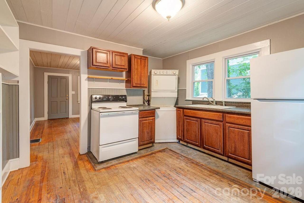 Listing Photo 7