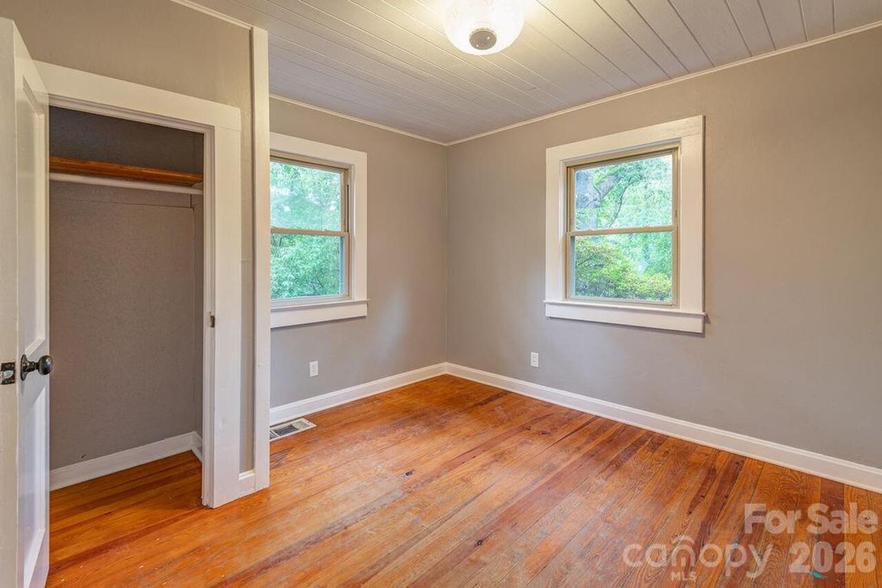 Listing Photo 10
