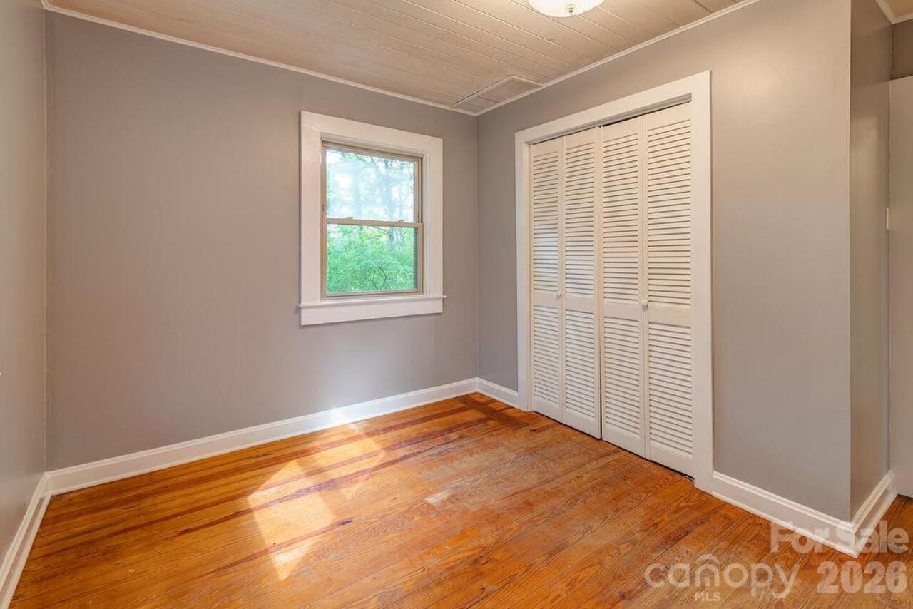 Listing Photo 14