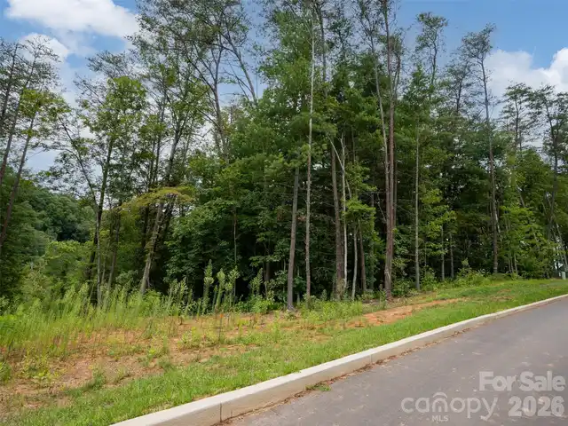 Listing Photo 12