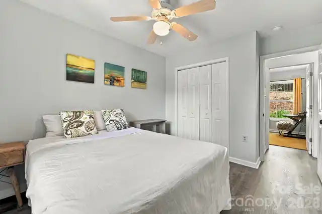 Listing Photo 14