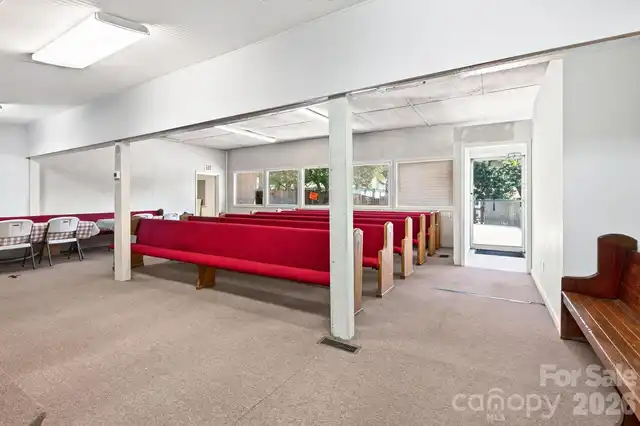 Listing Photo 11