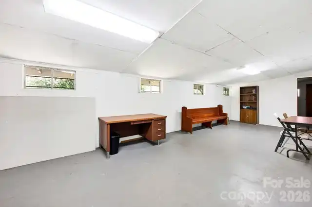 Listing Photo 14