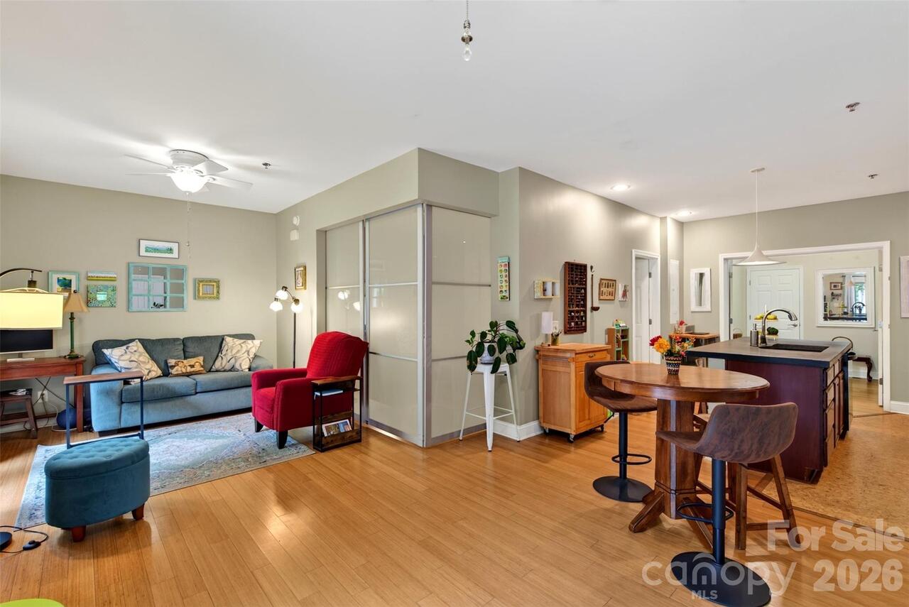 Listing Photo 8