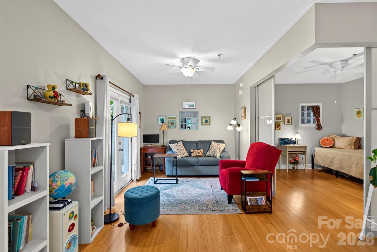 Listing Photo 9