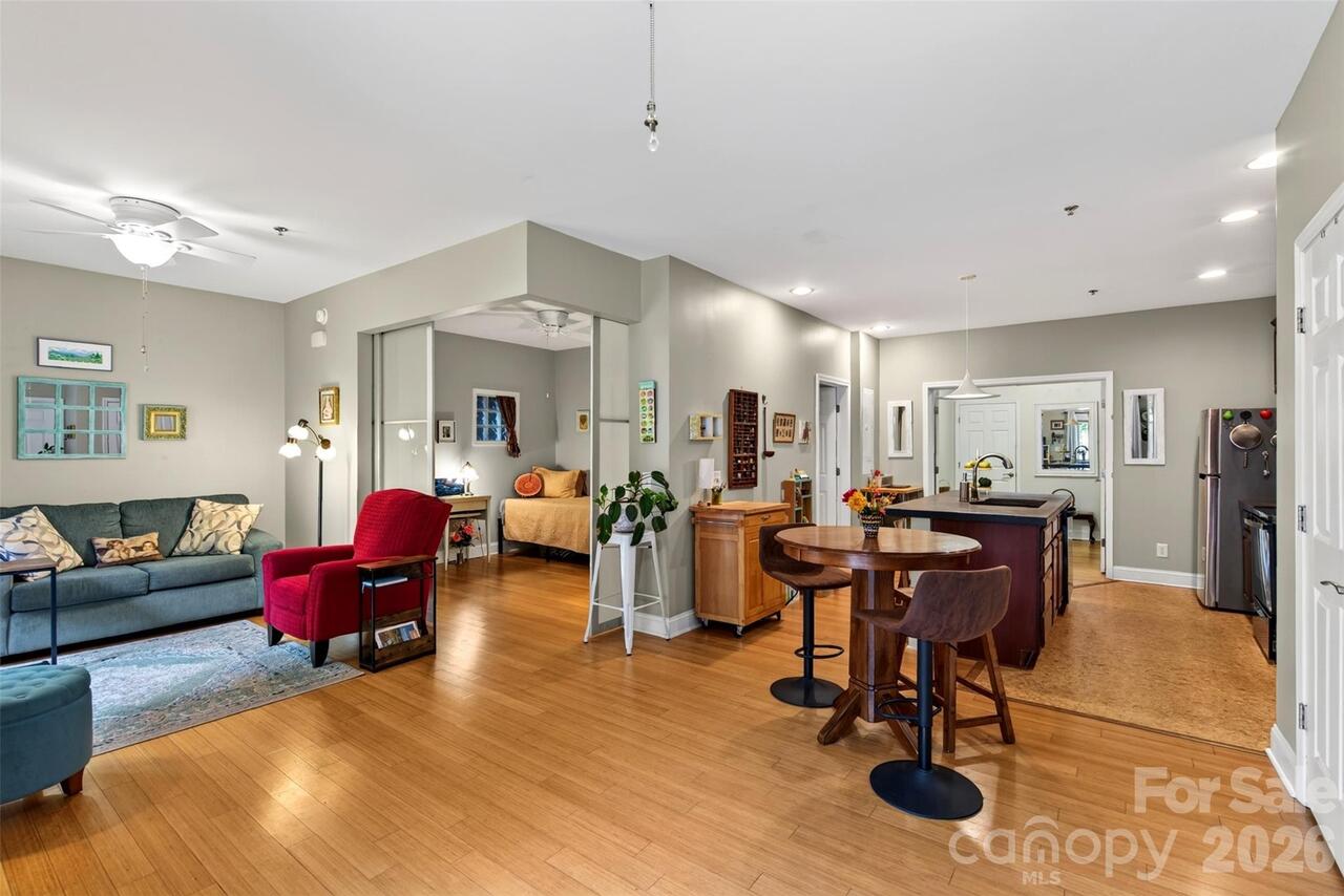 Listing Photo 10