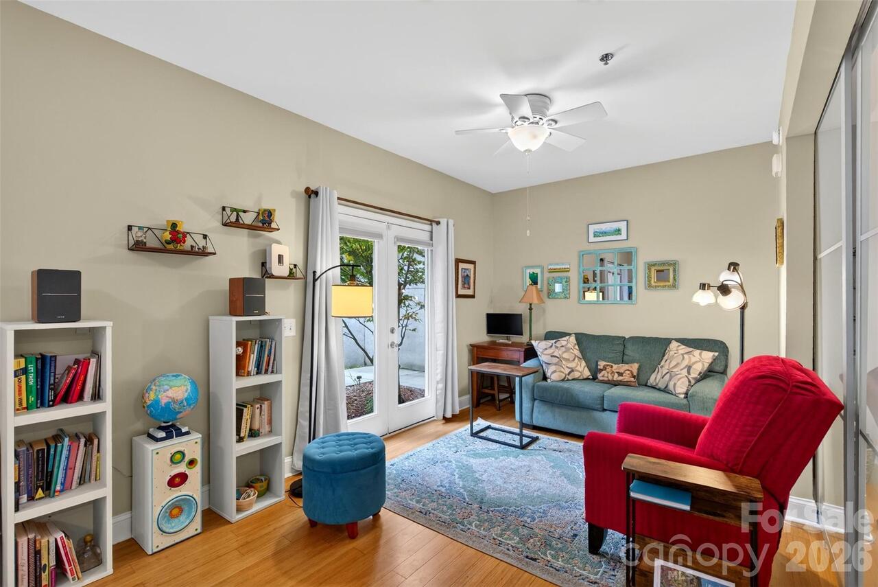 Listing Photo 11