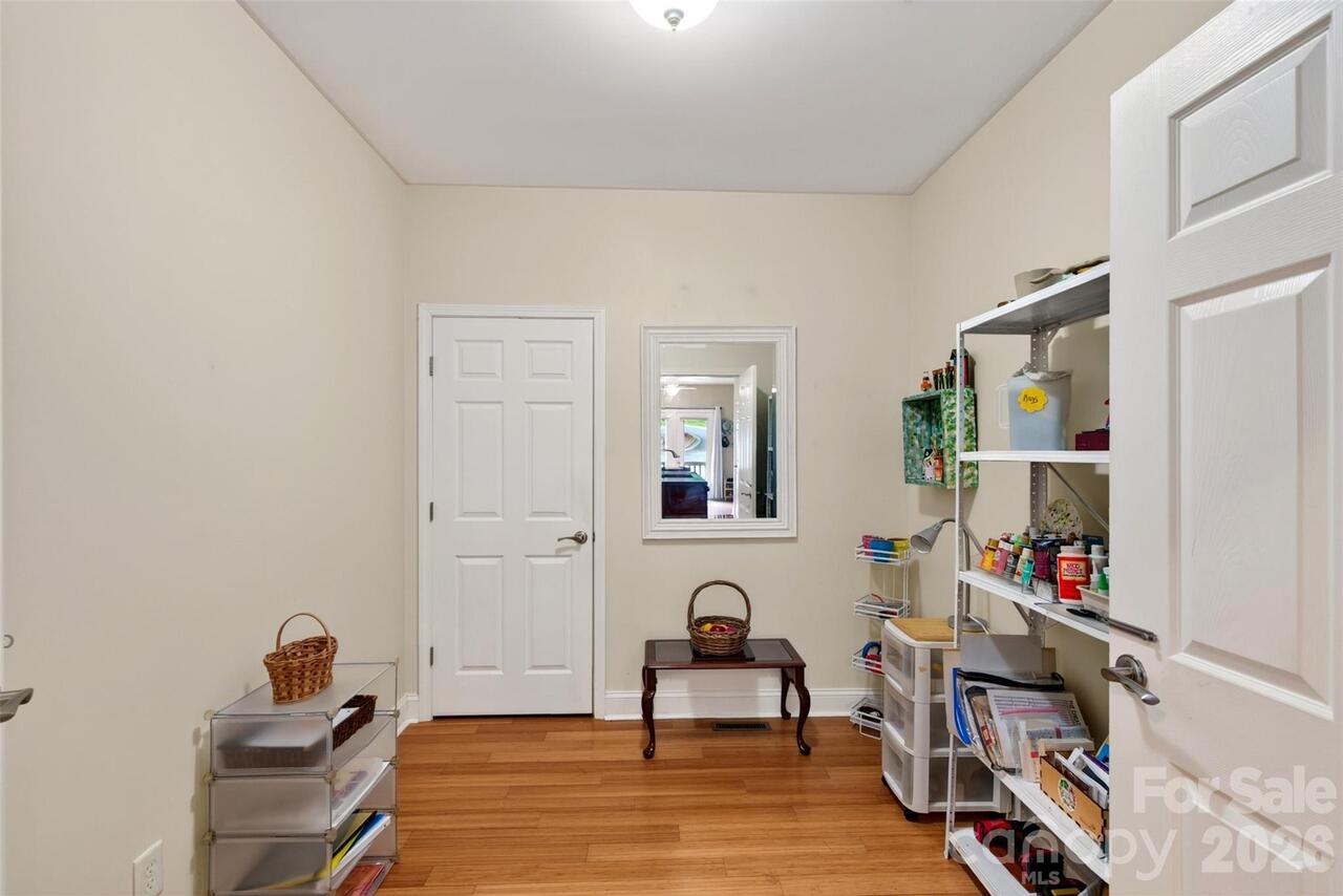 Listing Photo 15