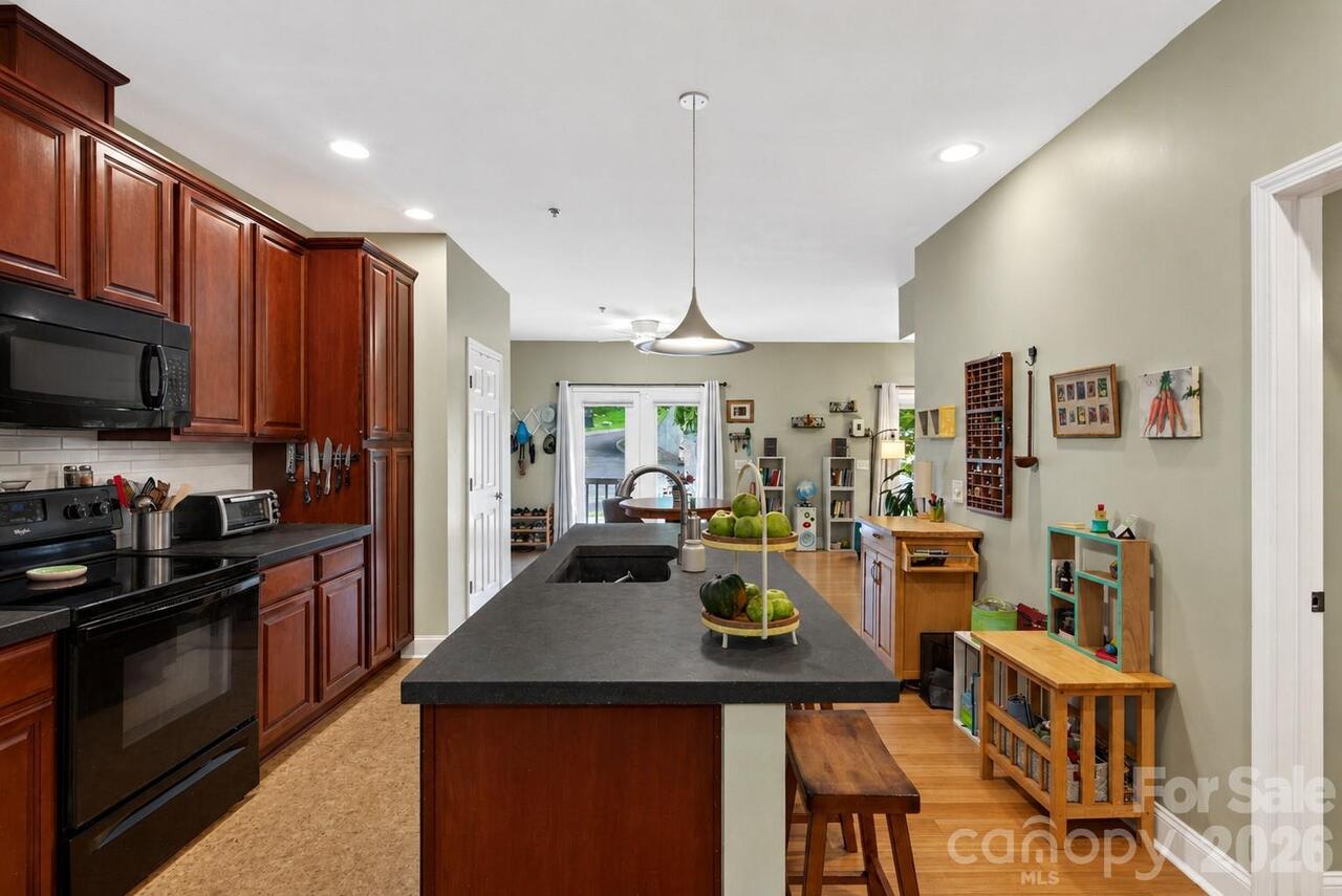 Listing Photo 6