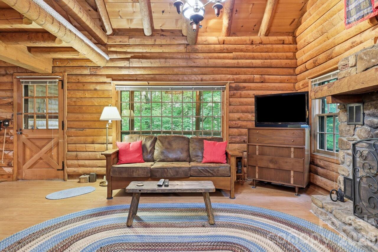 Listing Photo 8
