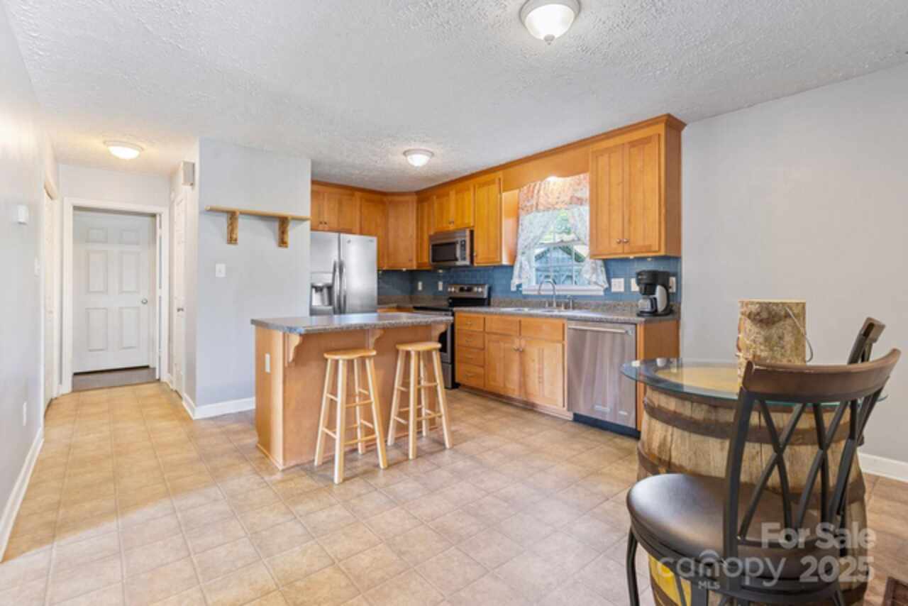 Listing Photo 7
